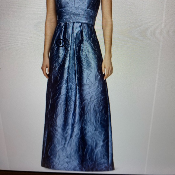 Kay Unger Mariah Crinkle Pleated Gown Kay Unger Mariah Crinkle Pleated Gown